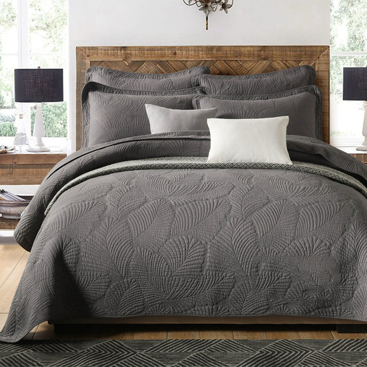 Three-piece bedding set.