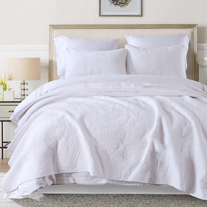Three-piece bedding set.