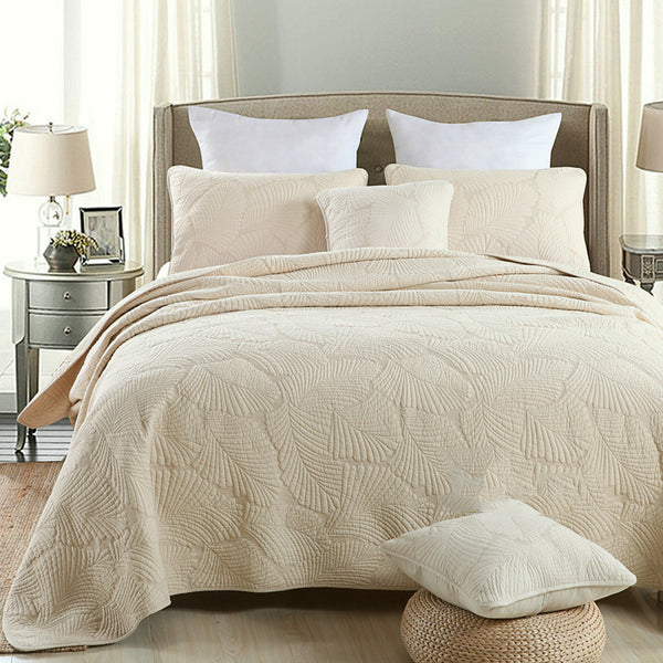 Three-piece bedding set.